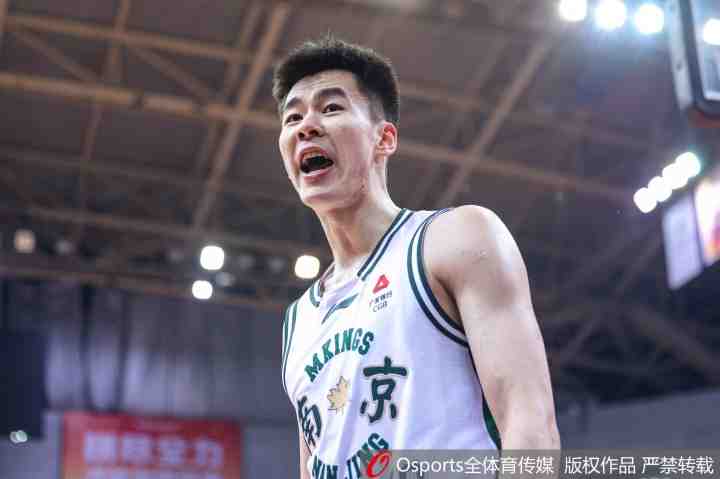 今天手感不在线！郭昊文半场14分钟 9中2&三分5中0拿7分2助